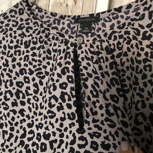 Ann Taylor Gray Leopard Blouse Size XS - Picture 2 of 5